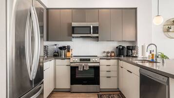 Fridge, microwave, oven, stovetop