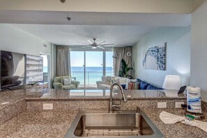 Smart TV - 11th Flr w/Parking 2 Bed+Bunks/2.5 Ba. Free Fun! (Panama City Beach)