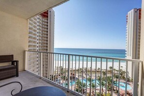 Property grounds - 11th Flr w/Parking 2 Bed+Bunks/2.5 Ba. Free Fun! (Panama City Beach)