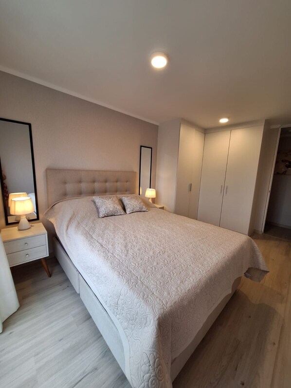 2 habitaciones, tabla de planchar con plancha y wifi 