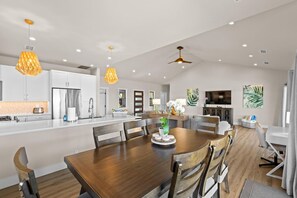 Dining - 3 BDR/3BTH Oasis | Dual Suites + Outdoor Kitchen (Waikoloa Village)