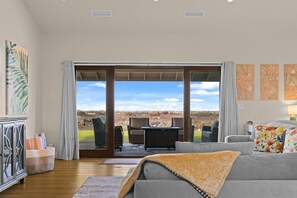 TV - 3 BDR/3BTH Oasis | Dual Suites + Outdoor Kitchen (Waikoloa Village)