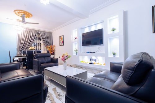 Soothing 3-bedroom apartment with AC in Kumasi