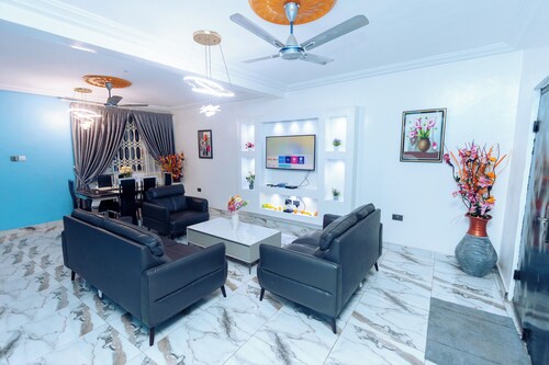 Soothing 3-bedroom apartment with AC in Kumasi