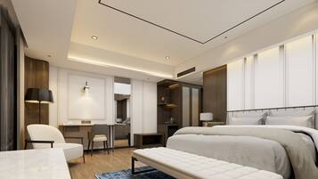 Junior Room | Minibar, in-room safe, desk, blackout drapes