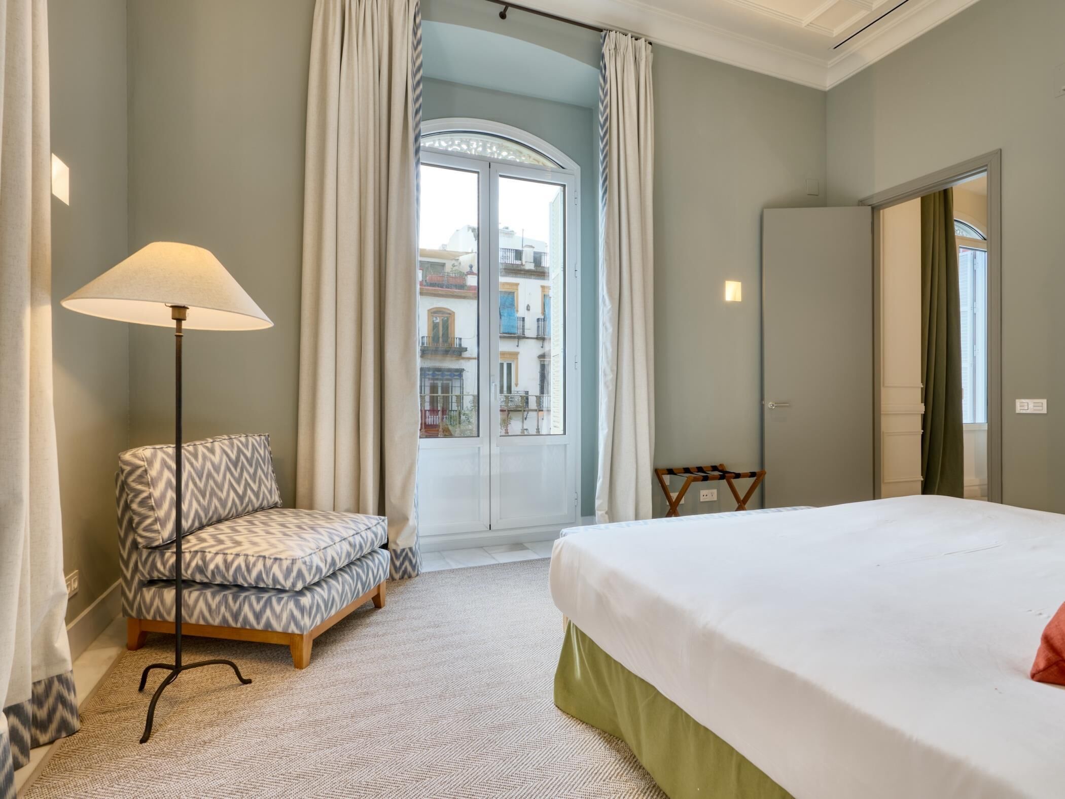 2 soverom, strykejern/-brett, internettilgang og sengetøy