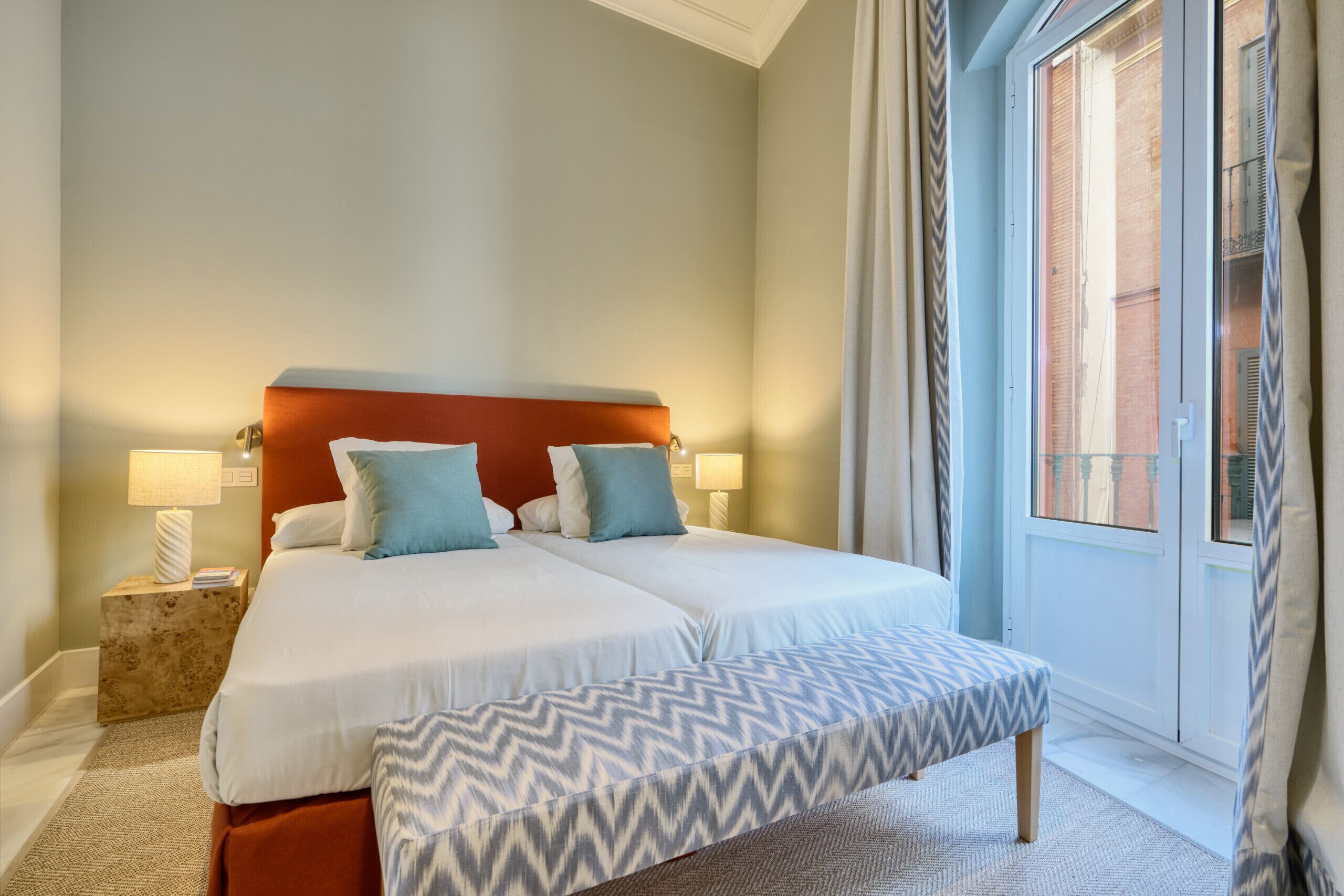 2 habitaciones, tabla de planchar con plancha y wifi gratis 