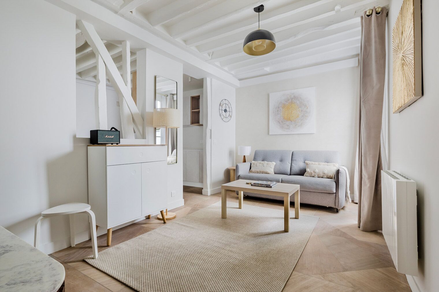 Télévision, chaîne hi-fi