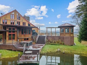 Exterior - Meadowoods Estate: Luxury 7BR, Hot Tub, Sauna&Pond (Stowe)