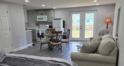 Welcoming Tiny House close to ETSU, Medical Center and Downtown Johnson City, TN