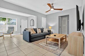 TV - Harbor Haven in Fort Lauderdale (Fort Lauderdale)