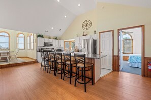 Fridge, microwave, oven, stovetop - Ar Lan Y Mor: June 20th Wk Reduced, Dog-friendly, Private Pool, 900 Ft to Beach (Corolla)