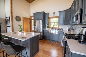 ميكروويف، فرن، موقد طهي مسطح، غسالة أطباق