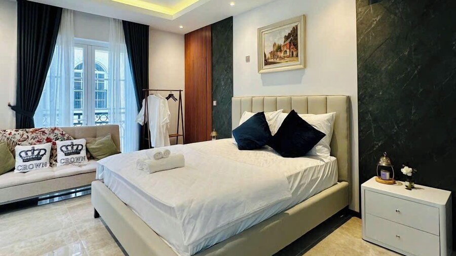 Anna Hotel - Free Cable Car And Water Park Tickets