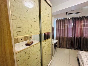 Room - Dainty Pasay City Apartment for Rent - Entire House Front of Mall of Asia (Pasay)