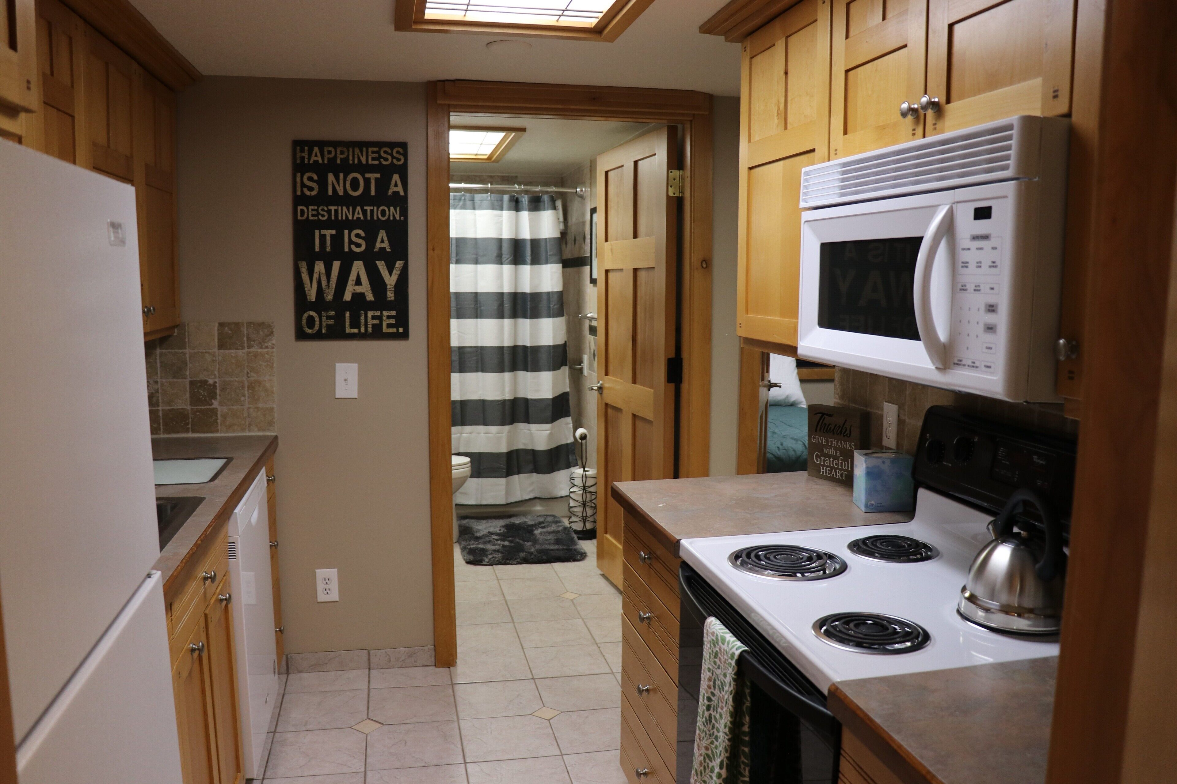 Mikrowelle, Ofen, Herdplatte, Geschirrspüler