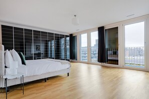 1 bedroom, iron/ironing board, WiFi, bed sheets - Blueground | Escher Wyss, view, nr Lake Zurich (Zurich)