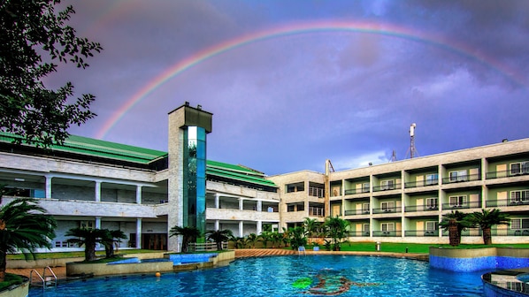 Front of property - evening/night