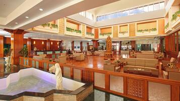 ฝ่ายต้อนรับ