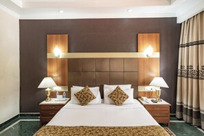 Nature View Permier Room | Meja kerja, ruang kerja ramah laptop, dan setrika/meja setrika