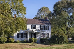 Exterior - La Maison. (Westminster)