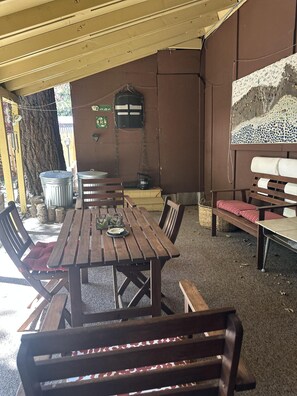 Outdoor dining - Pinter Pines, Your Cozy Midtown Retreat | CYH0822 (South Lake Tahoe)