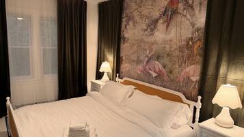 5 多间卧室、旅行婴儿床、免费 WiFi、床单