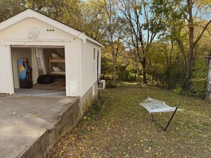 Terrace/patio - 5BR Retreat + PacMan Arcade + Grill + Sleeps 12+ (Cincinnati)