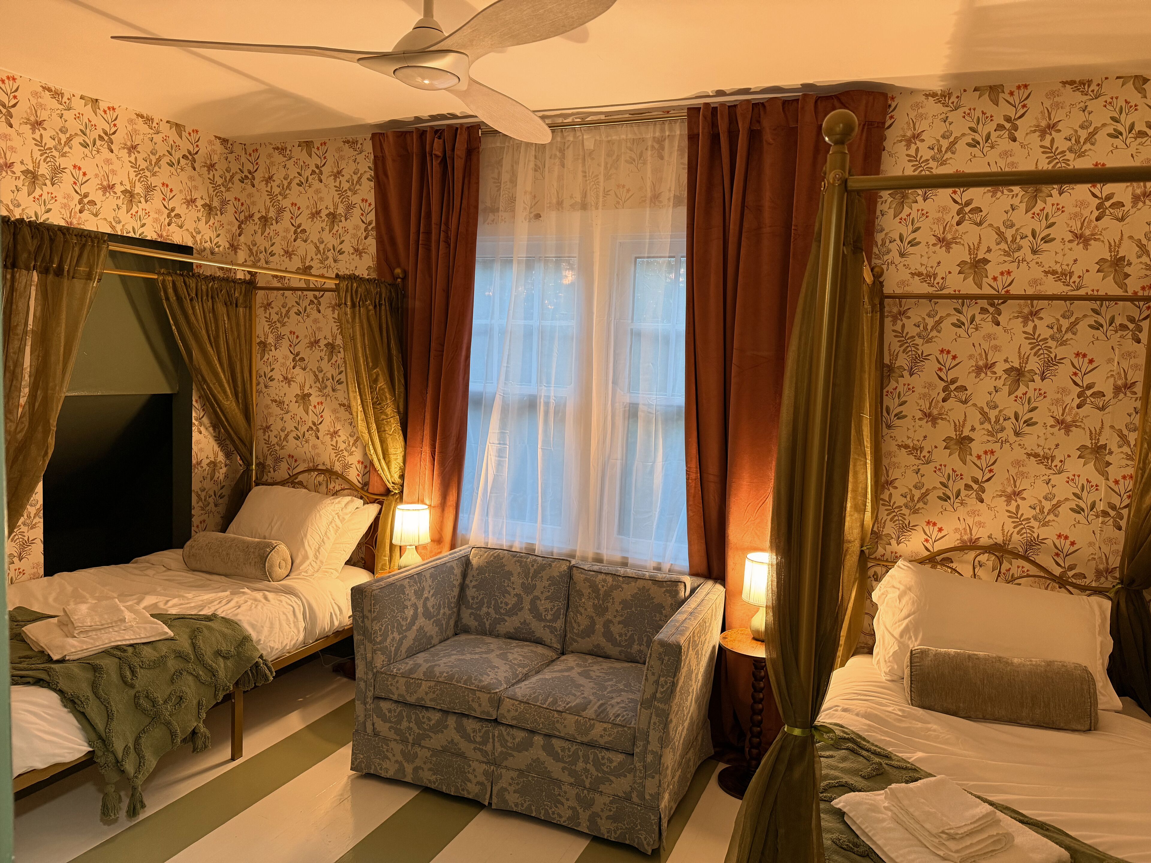 5 soverom, reiseseng for barn, wi-fi (inkludert) og sengetøy