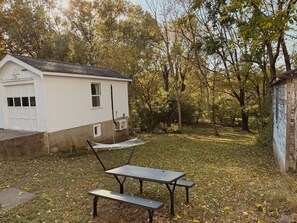 Outdoor dining - Classical Luxury + Nature + Grill + PacMan (Cincinnati)