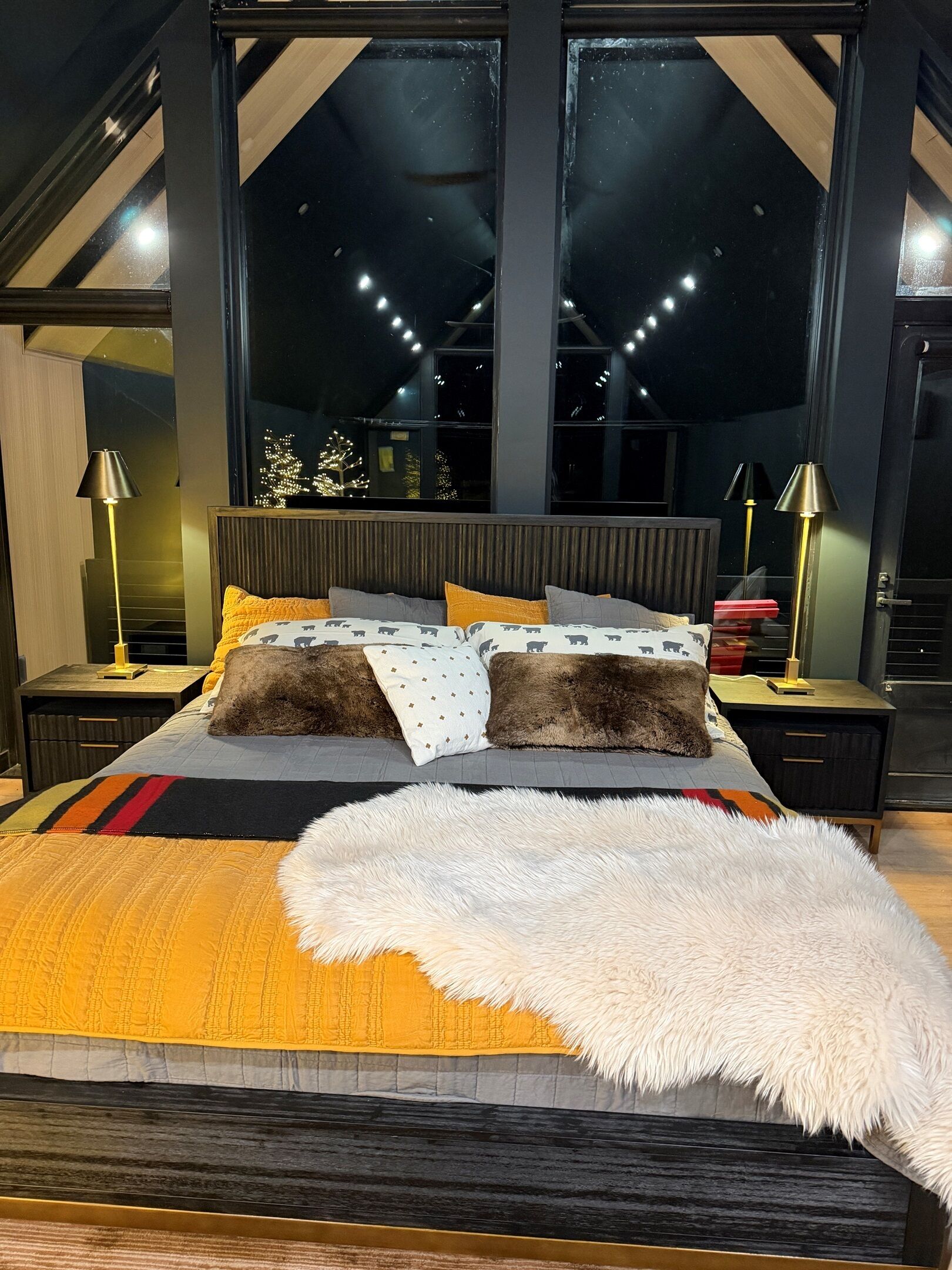 2 عدّة غرف نوم وواي فاي وملاءات أسرّة