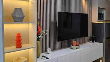 Apartment, 1 Bedroom, Smoking | Living room