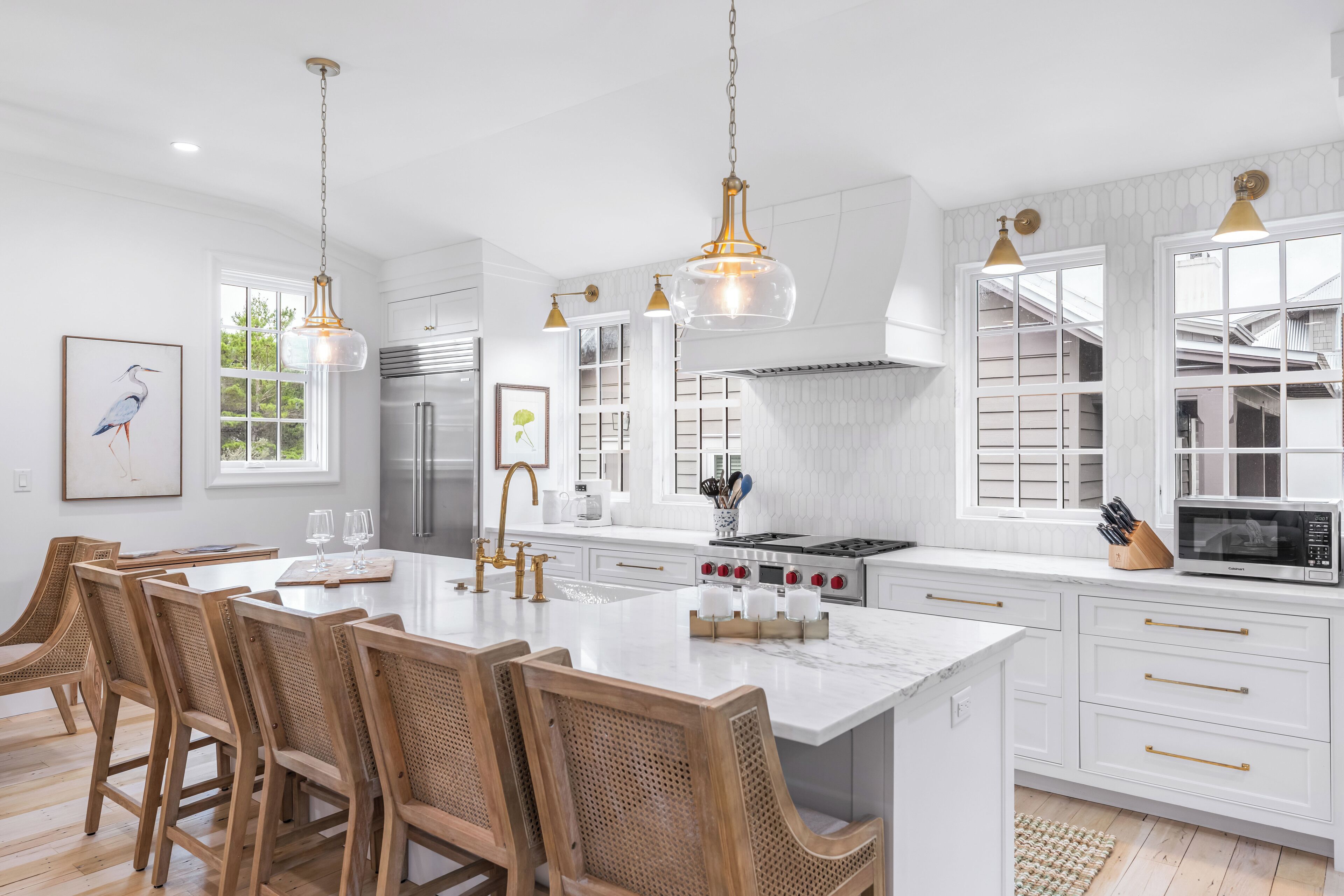 Kylskåp, mikrovågsugn, ugn och spishäll