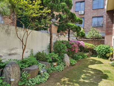 Downdown Hongdae, 5min to Hongdae Station
2Rooms, 4Bed