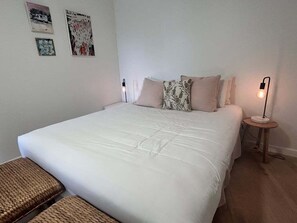 3 chambres, fer et planche à repasser, Wi-Fi, draps fournis