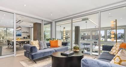 Modern Studio @Central Irvine | Pool • Gym • BBQ