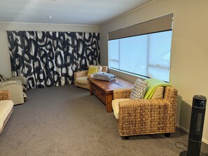 Televisie en een open haard