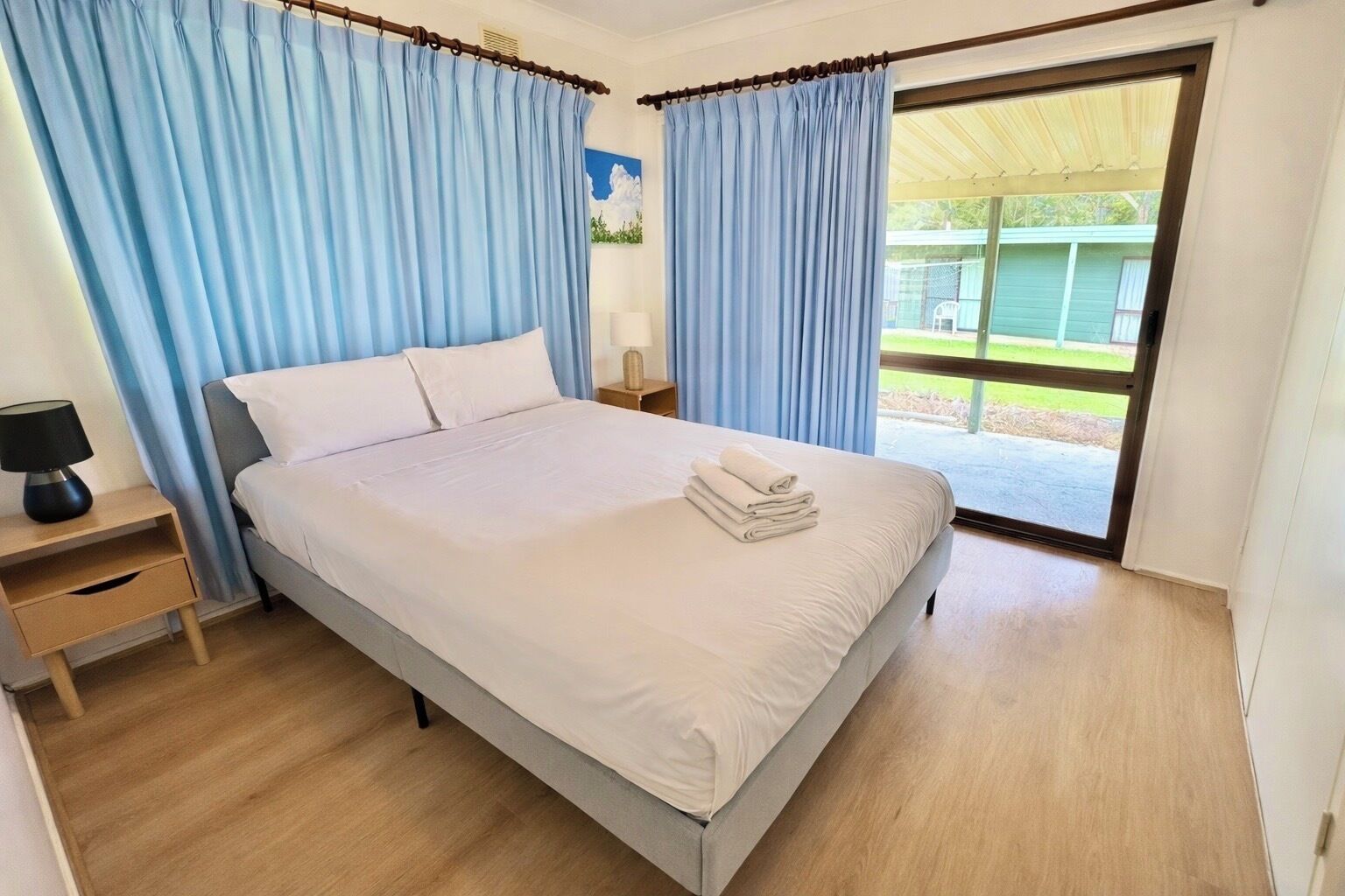 3 bedrooms, iron/ironing board, WiFi, bed sheets