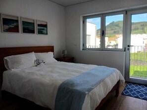 1 bedroom, in-room safe, desk, iron/ironing board