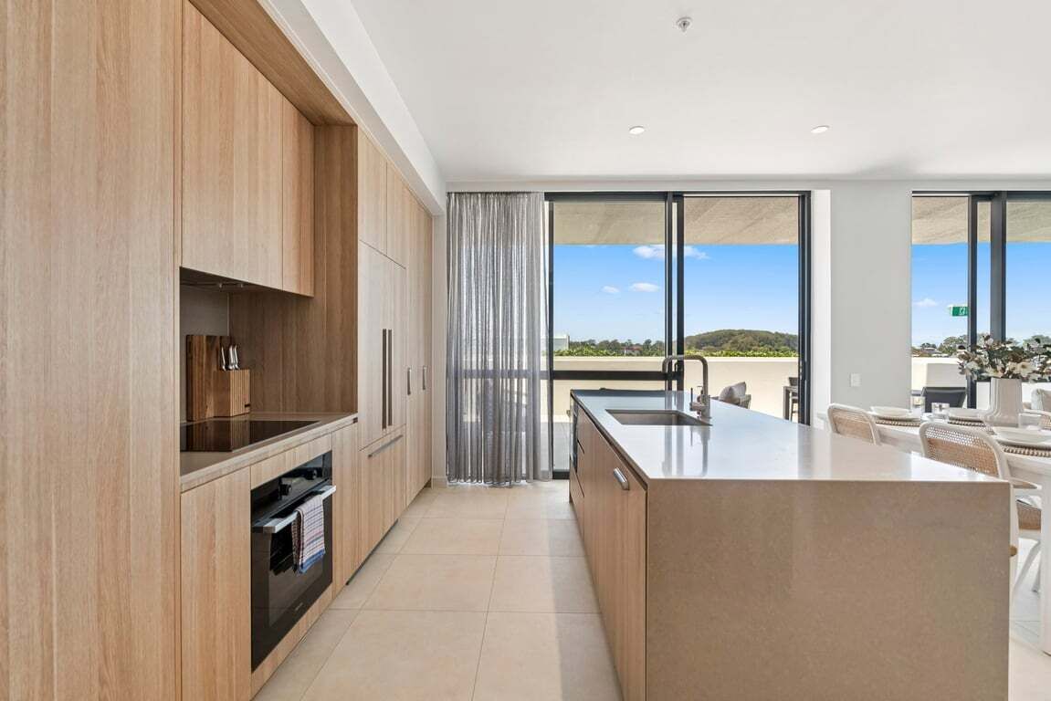 Refrigerador, microondas, lavavajillas, utensilios de cocina