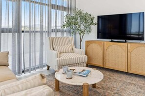 TV - 409 at CODA - City Convenience Meets Coastal Ease (Coffs Harbour)