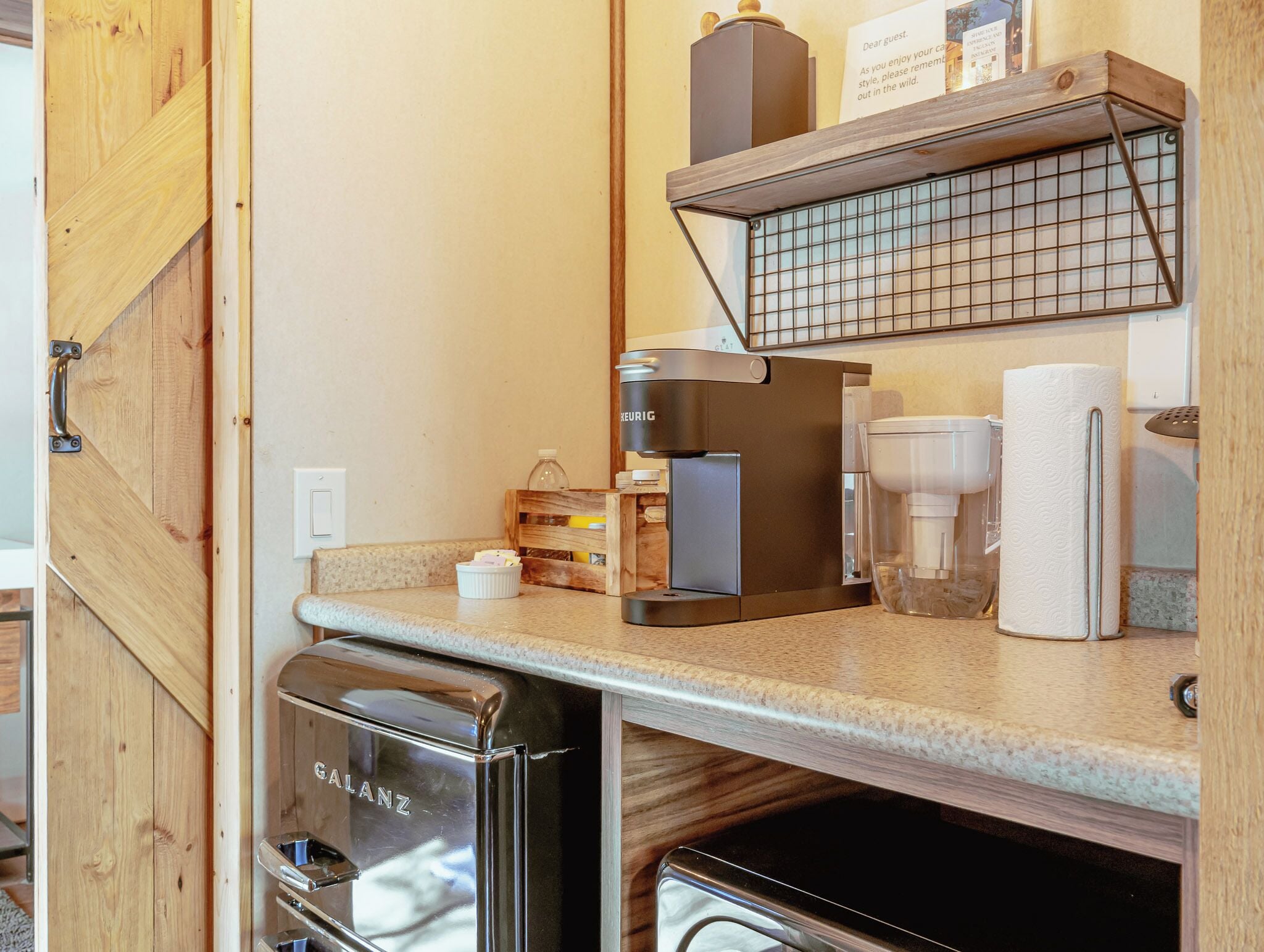 Deluxe Cabin, 1 Bedroom, Refrigerator & Microwave, Lake View | Bed sheets