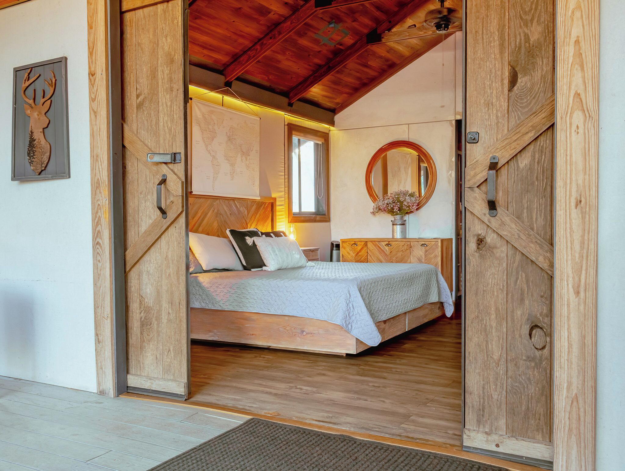 Deluxe Cabin, 1 Bedroom, Penyaman udara, Lake View | Cadar katil 