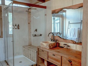 Deluxe-hytte - 1 soveværelse - aircondition - søudsigt | Badeværelse | Gratis toiletartikler, håndklæder, Sæbe, Shampoo