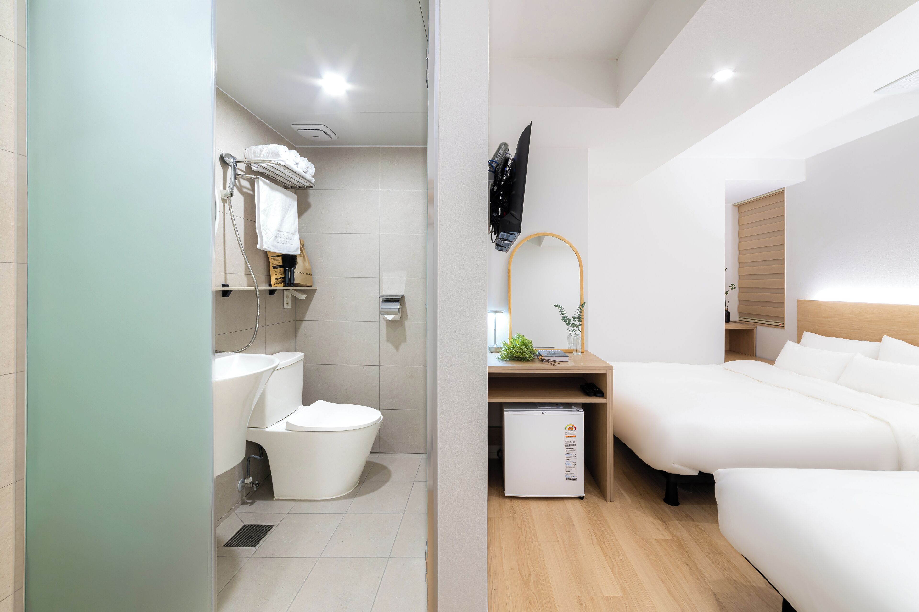 Deluxe Quadruple Room, City View | Free WiFi