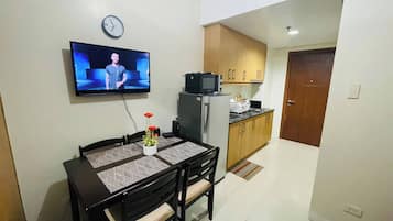 Apartamento, 1 habitación, fumadores, balcón | Servicio de la habitación