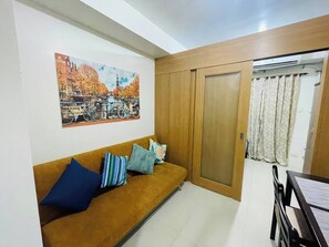 Living room - Fancy Pasay City Apartment for Rent - Mall of Asia Nearby Front of Mall Of Asia (Pasay)