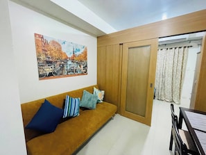 Living room - Fancy Pasay City Apartment for Rent - Mall of Asia Nearby Front of Mall Of Asia (Pasay)
