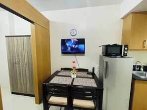 Apartment, 1 Bedroom, Smoking, Balcony | Dining room - Fancy Pasay City Apartment for Rent - Mall of Asia Nearby Front of Mall Of Asia (Pasay)