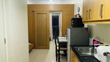 Apartment, 1 Bedroom, Smoking, Balcony | Interior